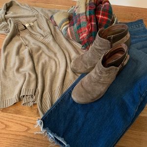 YA Los Angeles Sweater